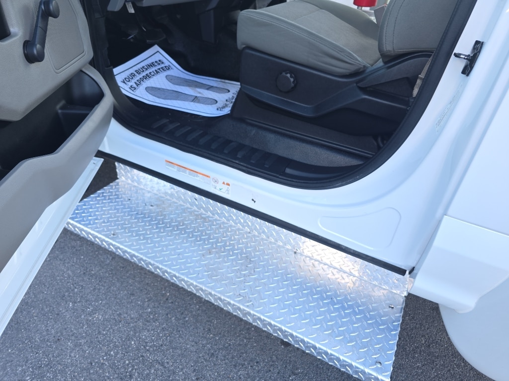 2017 Ford F-550 - Photo 12