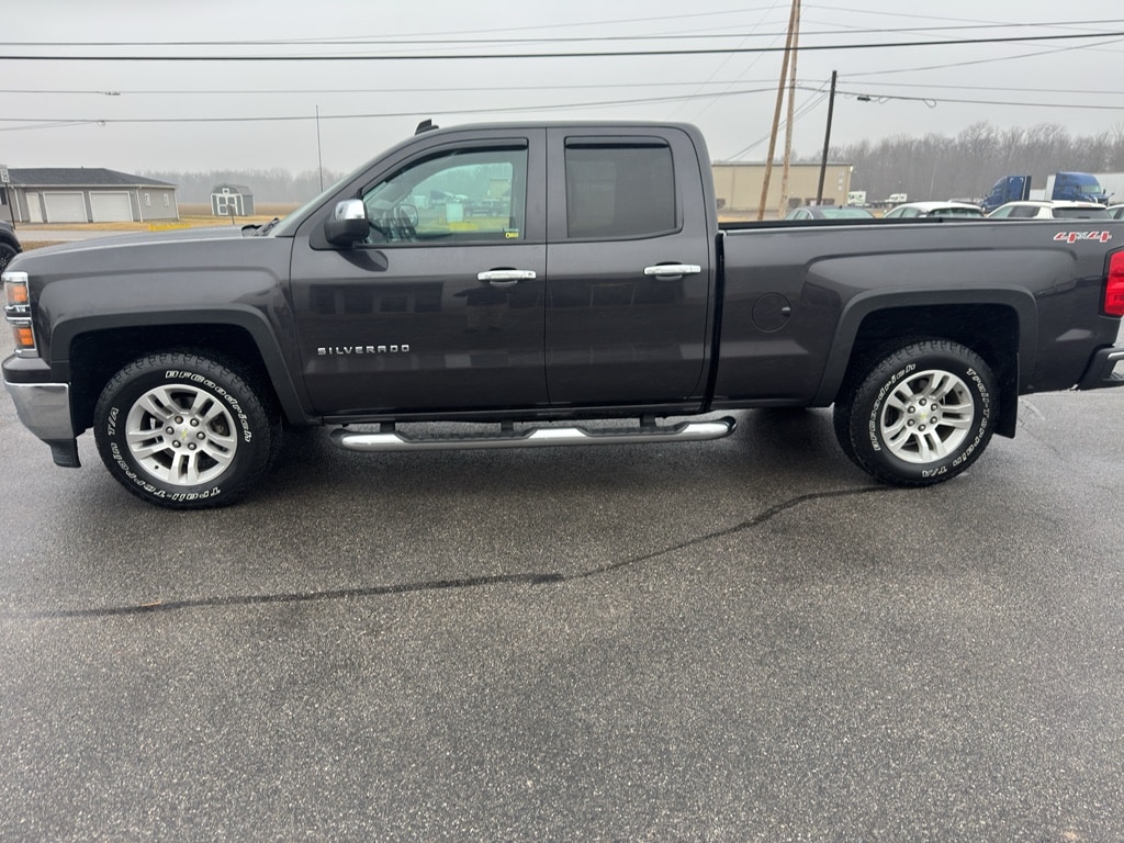 Used 2014 Chevrolet Silverado 1500 LT with VIN 1GCVKREC6EZ398843 for sale in Bellefontaine, OH