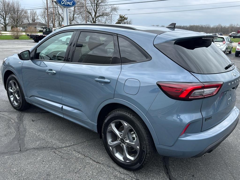 2024 Ford Escape ST-Line photo 4