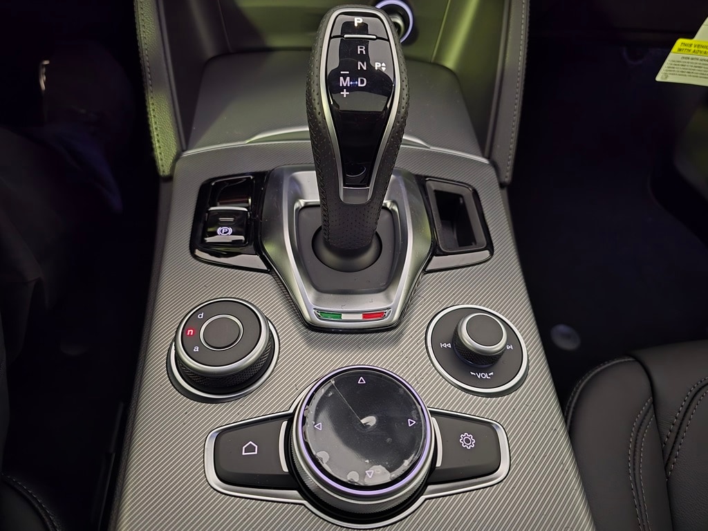 2025 Alfa Romeo Stelvio Base - Photo 16