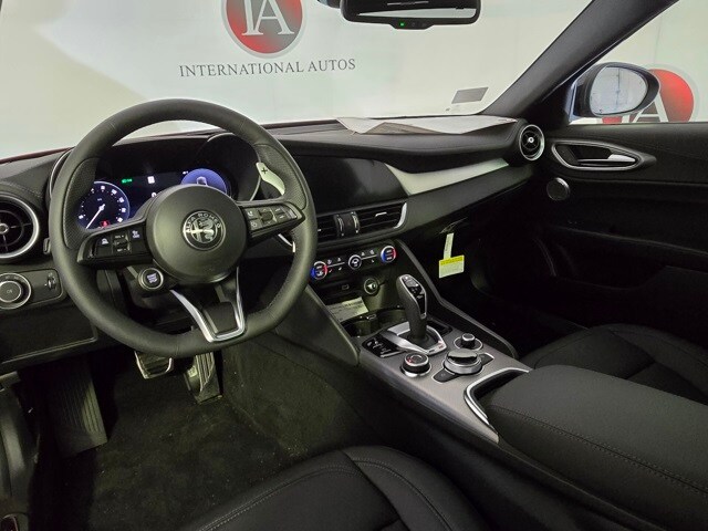 2025 Alfa Romeo Giulia Base - Photo 13