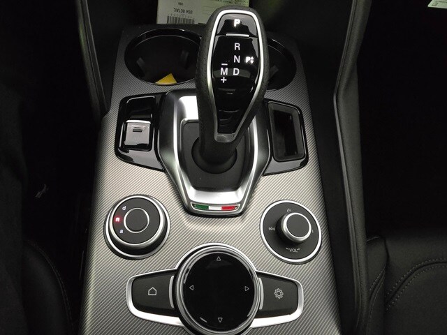 2025 Alfa Romeo Giulia Base - Photo 16