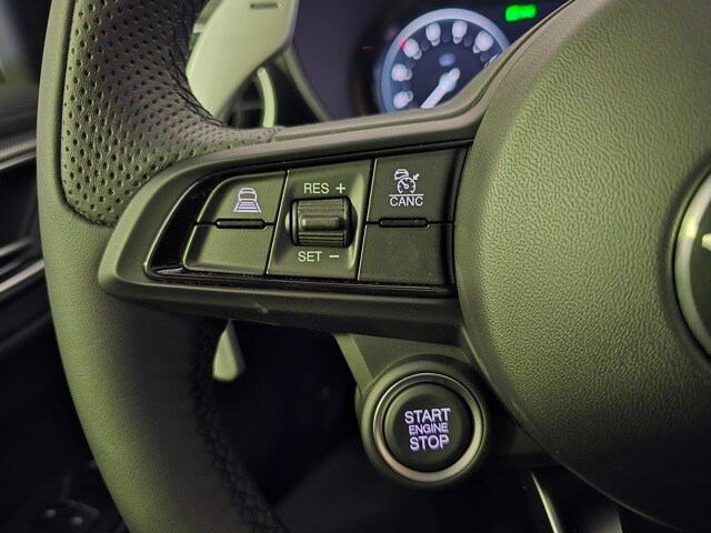2025 Alfa Romeo Giulia Base - Photo 17