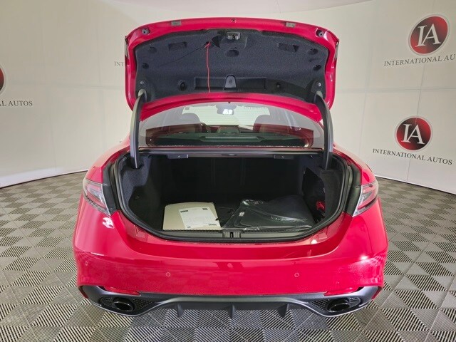 2025 Alfa Romeo Giulia Base - Photo 8