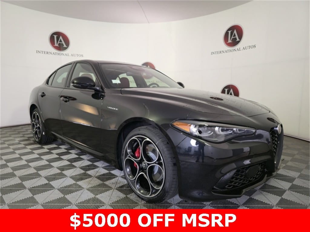 2025 Alfa Romeo Giulia Base's photo