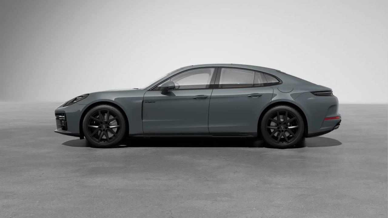 2026 Porsche Panamera Turbo E-Hybrid photo 2