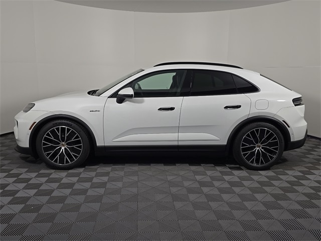 Certified 2025 Porsche Macan Base with VIN WP1AA2XA9SL002239 for sale in Waukesha, WI