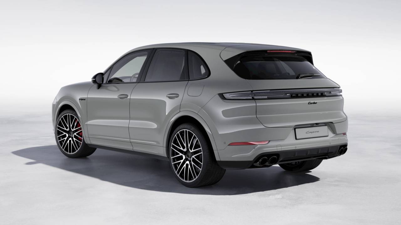 2026 Porsche Cayenne Turbo E-Hybrid photo 3