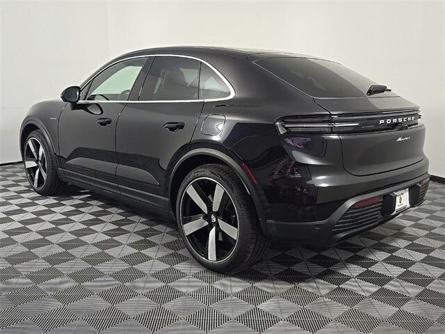 2025 Porsche Macan Electric 4 photo 2