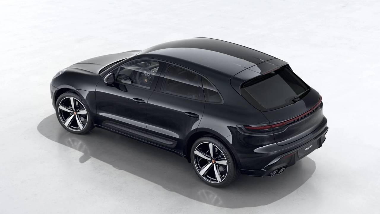 2026 Porsche Macan T photo 2