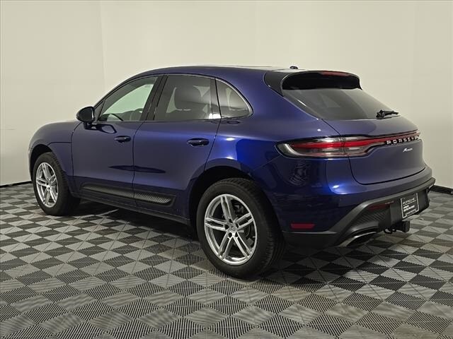 2025 Porsche Macan T photo 3