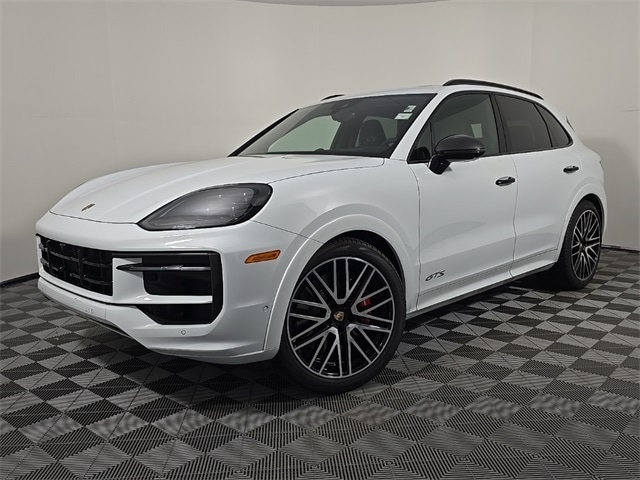 2025 Porsche Cayenne GTS