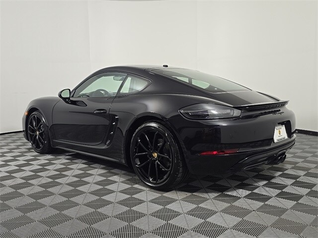 2025 Porsche Cayman photo 3