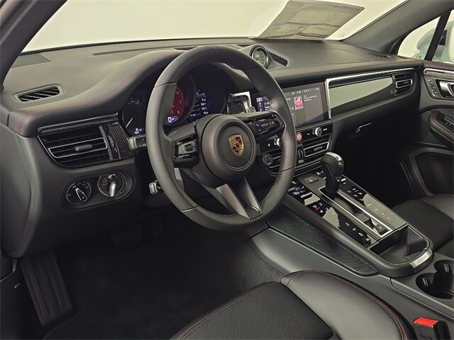 2026 Porsche Macan GTS photo 4