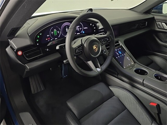 2025 Porsche Taycan 4 photo 4