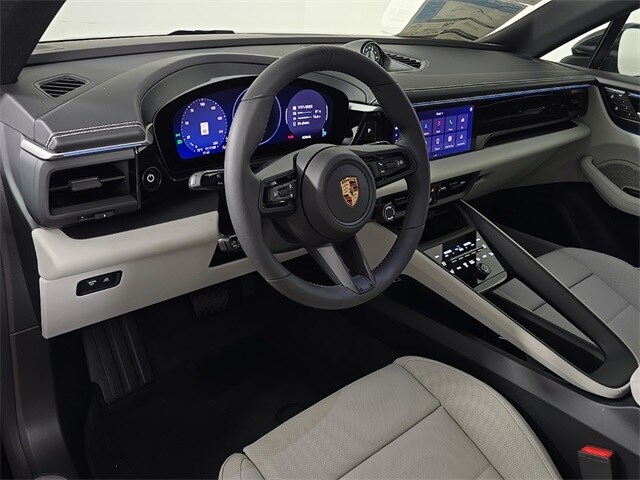 2025 Porsche Macan Electric 4 photo 3