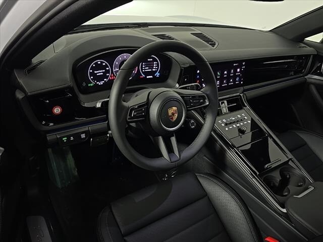 2025 Porsche Panamera 4 photo 4