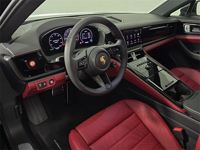 2025 Porsche Panamera 4 photo 4