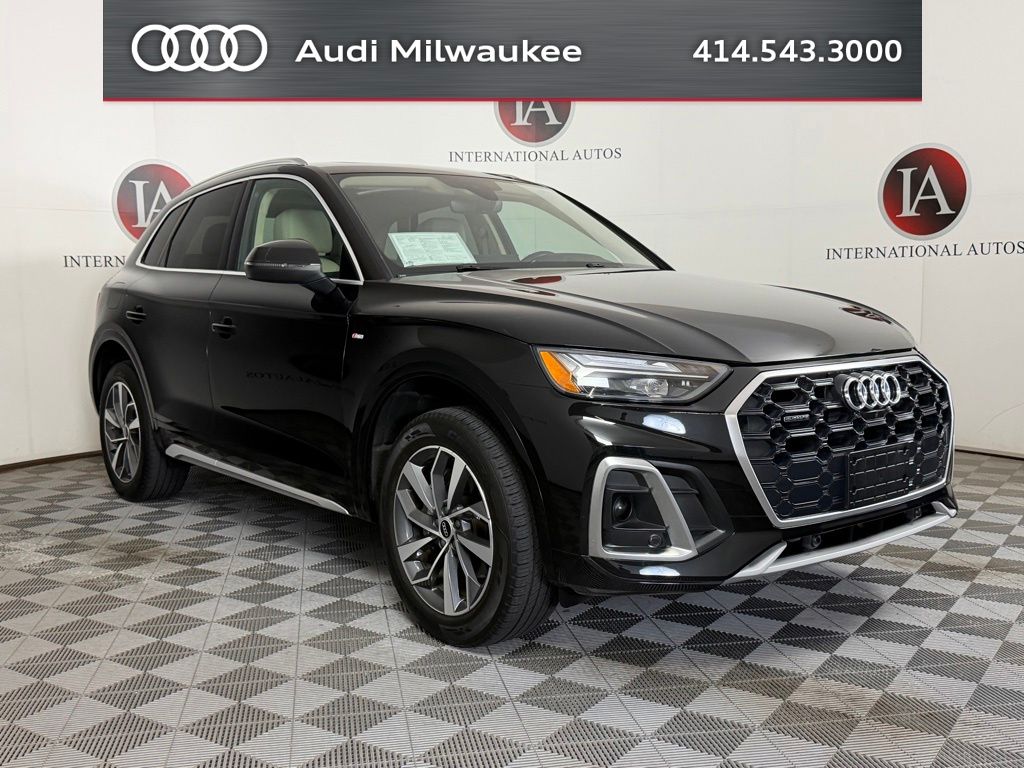 2023 Audi Q5 45 Premium Plus's photo