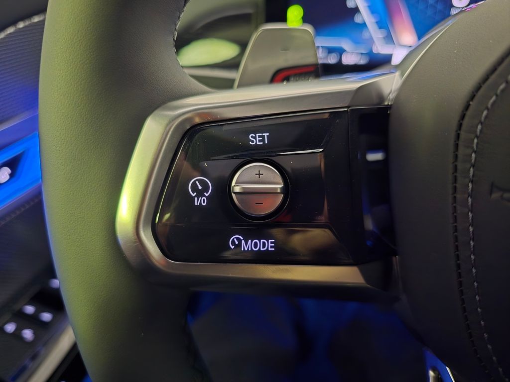 2025 BMW 7 Series 750e - Photo 19