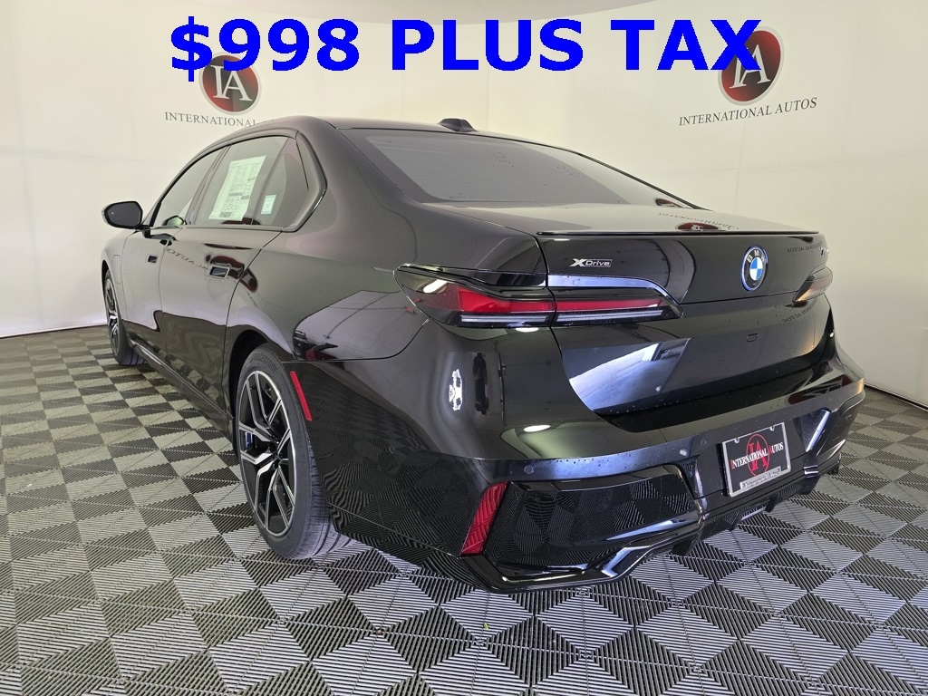 2025 BMW 7 Series 750e - Photo 7