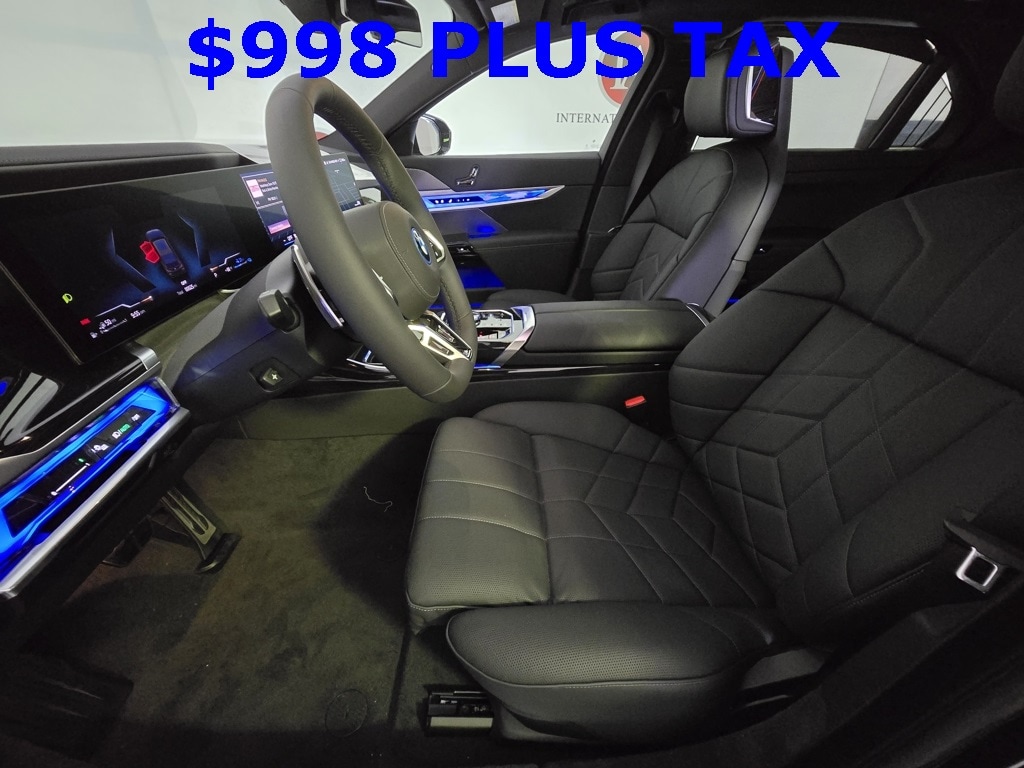 2025 BMW 7 Series 750e - Photo 10