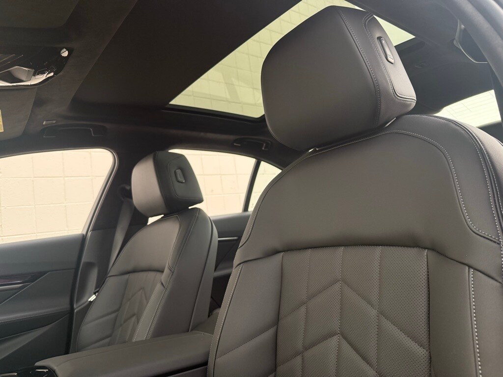 2026 BMW 5 Series 530i