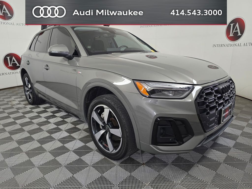 2023 Audi Q5 45 Premium Plus's photo