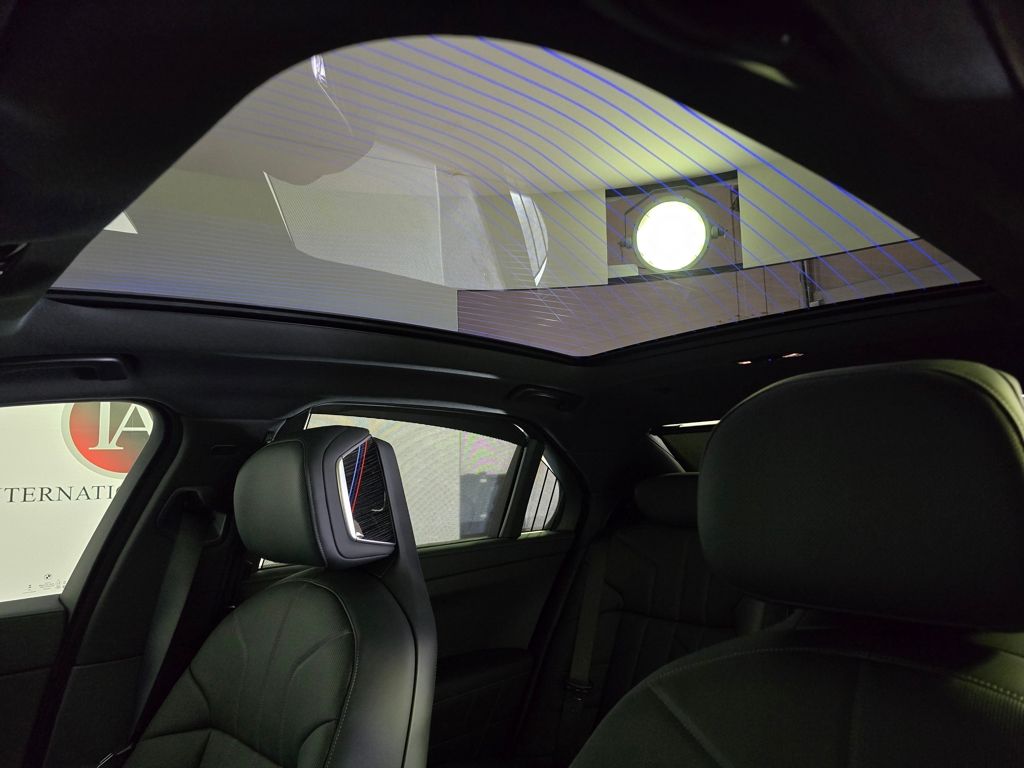 2025 BMW 7 Series 750e - Photo 11