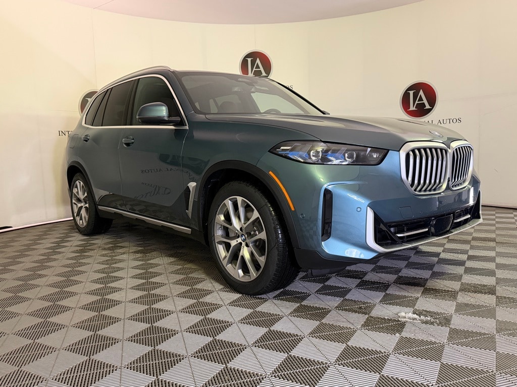 2026 BMW X5 50e's photo