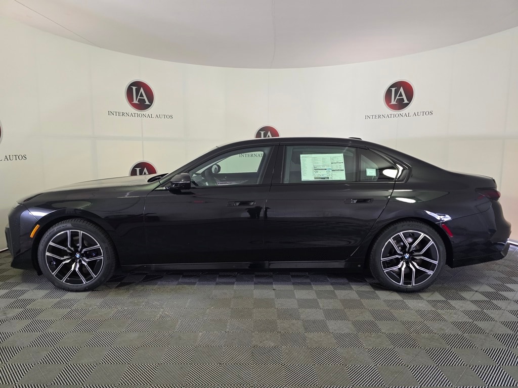 2025 BMW 7 Series 760i - Photo 6