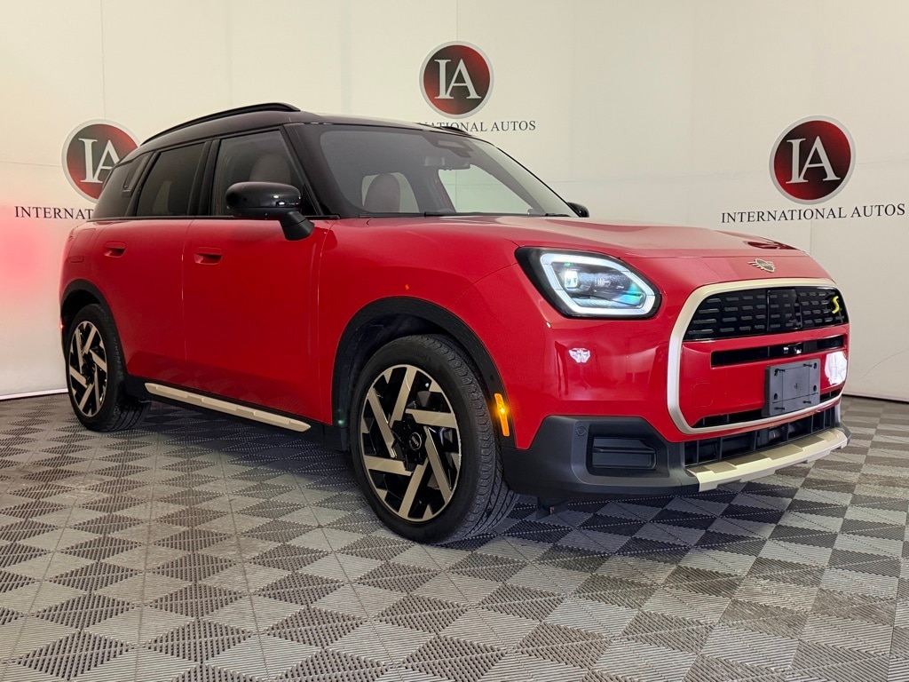 2025 MINI Countryman SE's photo