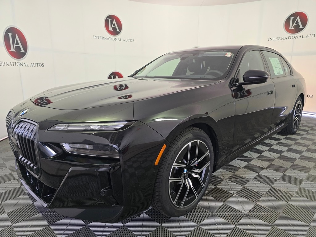 2025 BMW 7 Series 760i - Photo 5