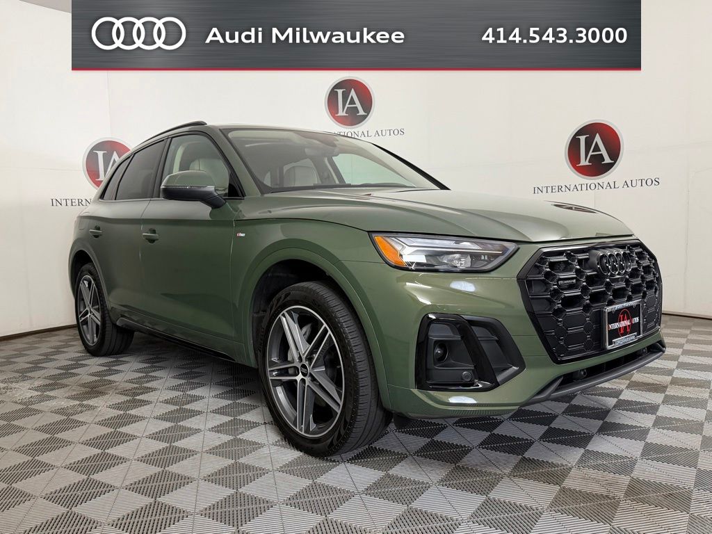 2023 Audi Q5 55 e Premium Plus's photo