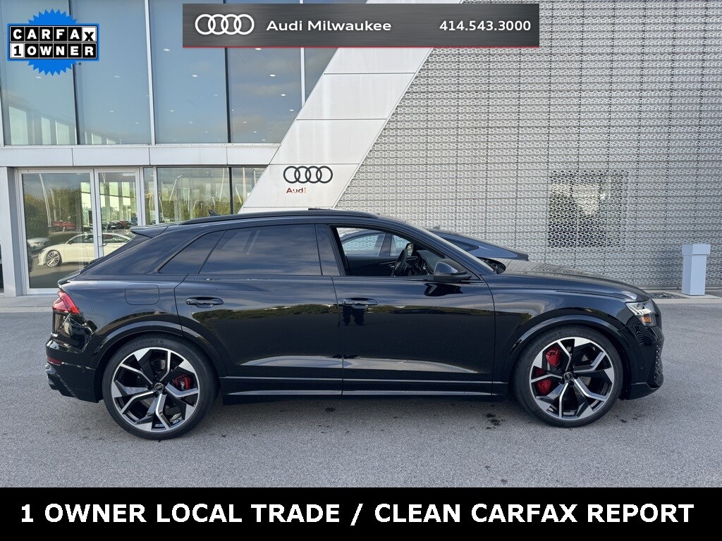 2023 Audi RS Q8 photo 3