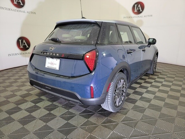 2025 Mini Cooper 4 Door Hardtop Signature photo 4