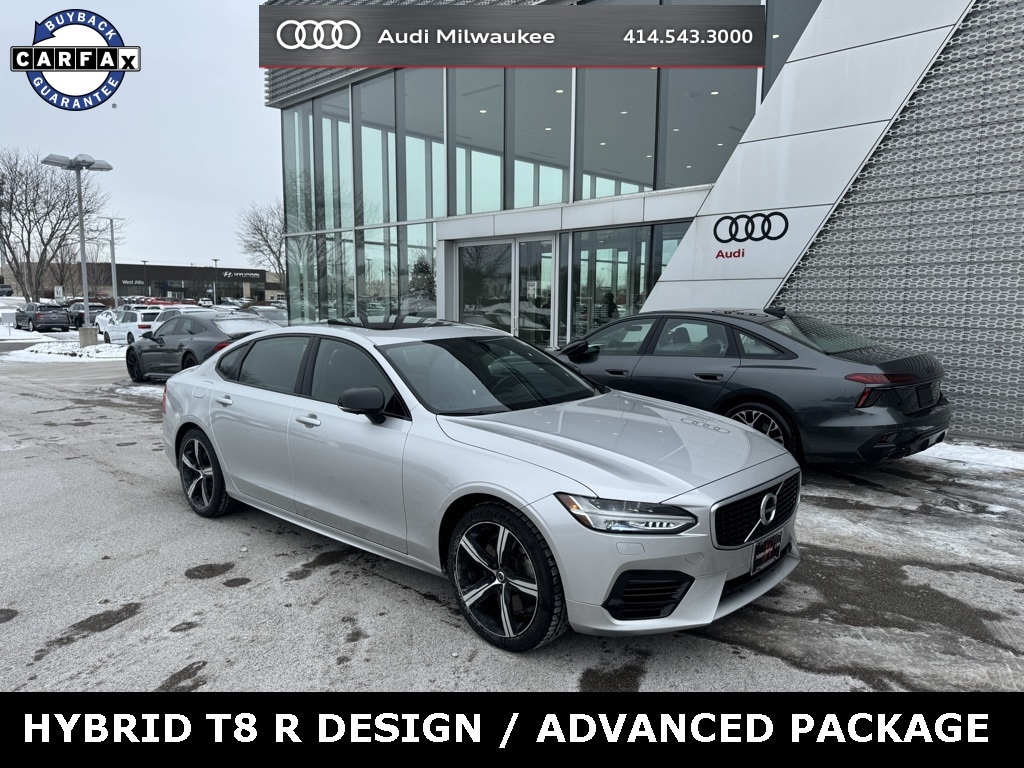 2020 Volvo S90 R-Design's photo