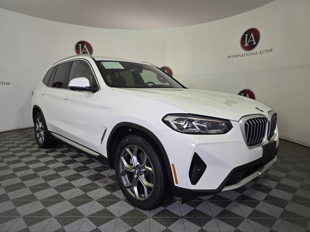 2022 BMW X3 30i's photo