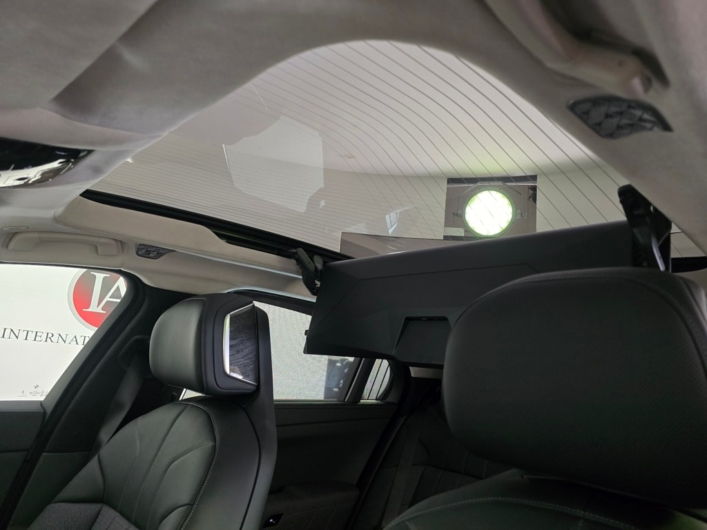2025 BMW 7 Series 760i - Photo 11