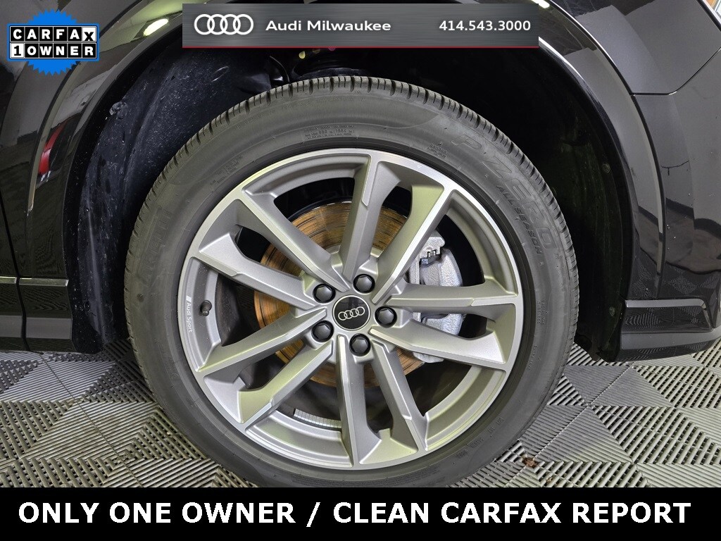 2024 Audi Q3 S line Premium Plus photo 2