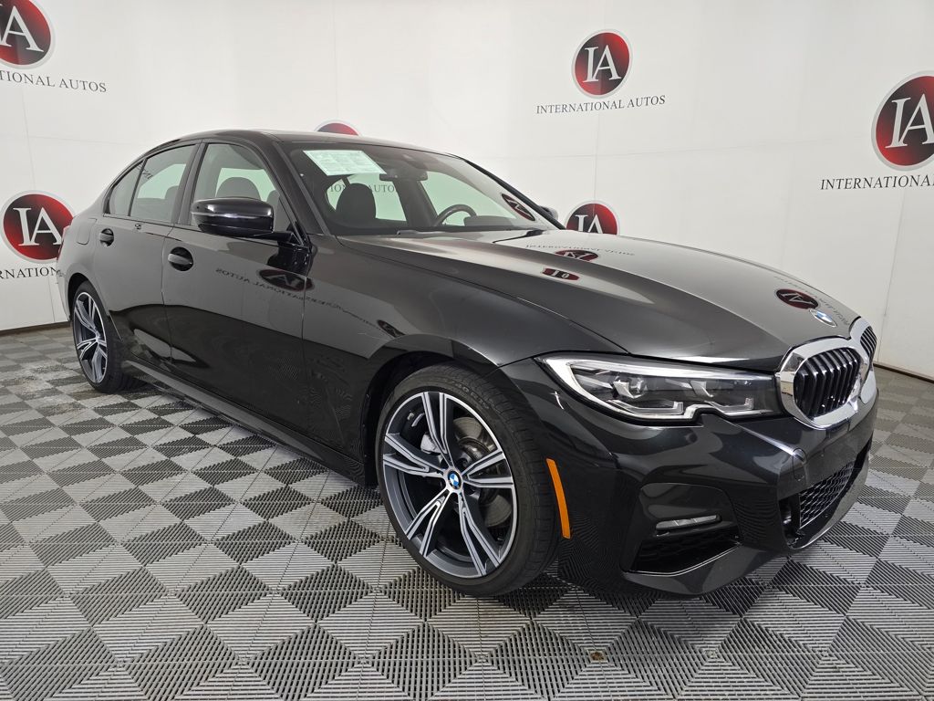 2020 BMW 3 Series 330i xDrive Sedan's photo