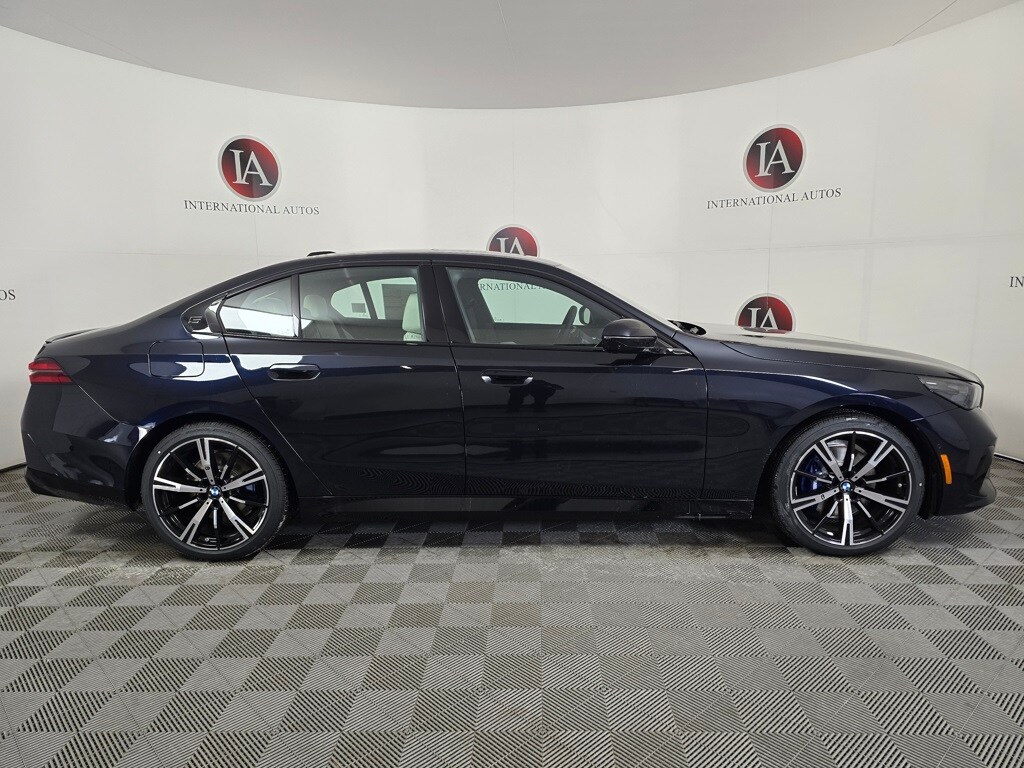 New 2026 BMW 530i xDrive Sedan