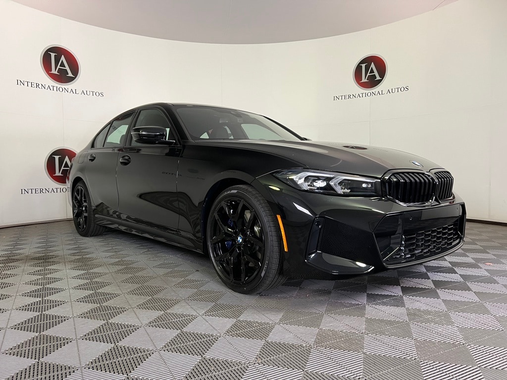 2026 BMW 3 Series 330i's photo