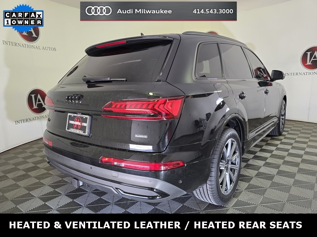2023 Audi Q7 45 Premium Plus photo 3