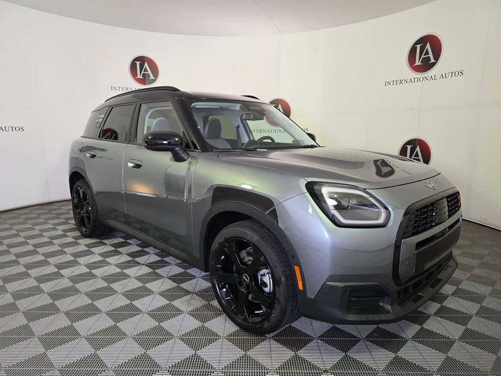 2025 MINI Countryman S's photo