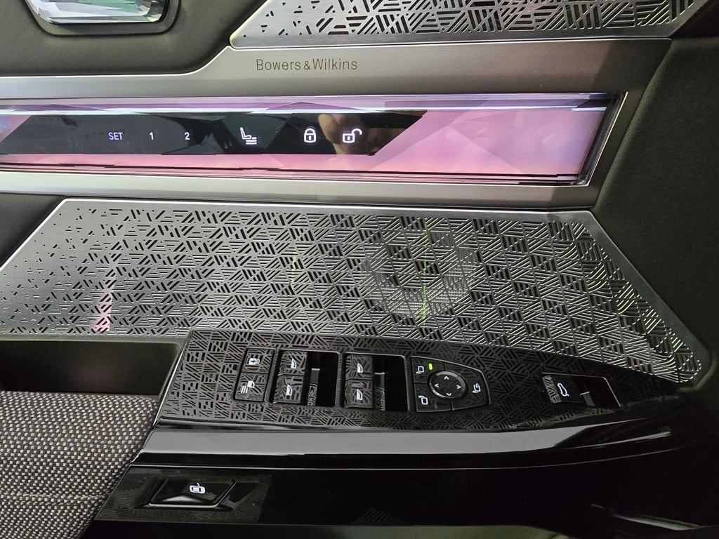 2025 BMW 7 Series 760i - Photo 9