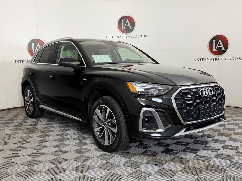 2023 Audi Q5 45 Premium Plus's photo
