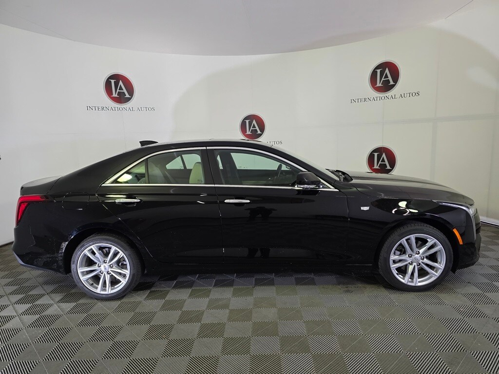 2024 Cadillac CT4 Luxury photo 3