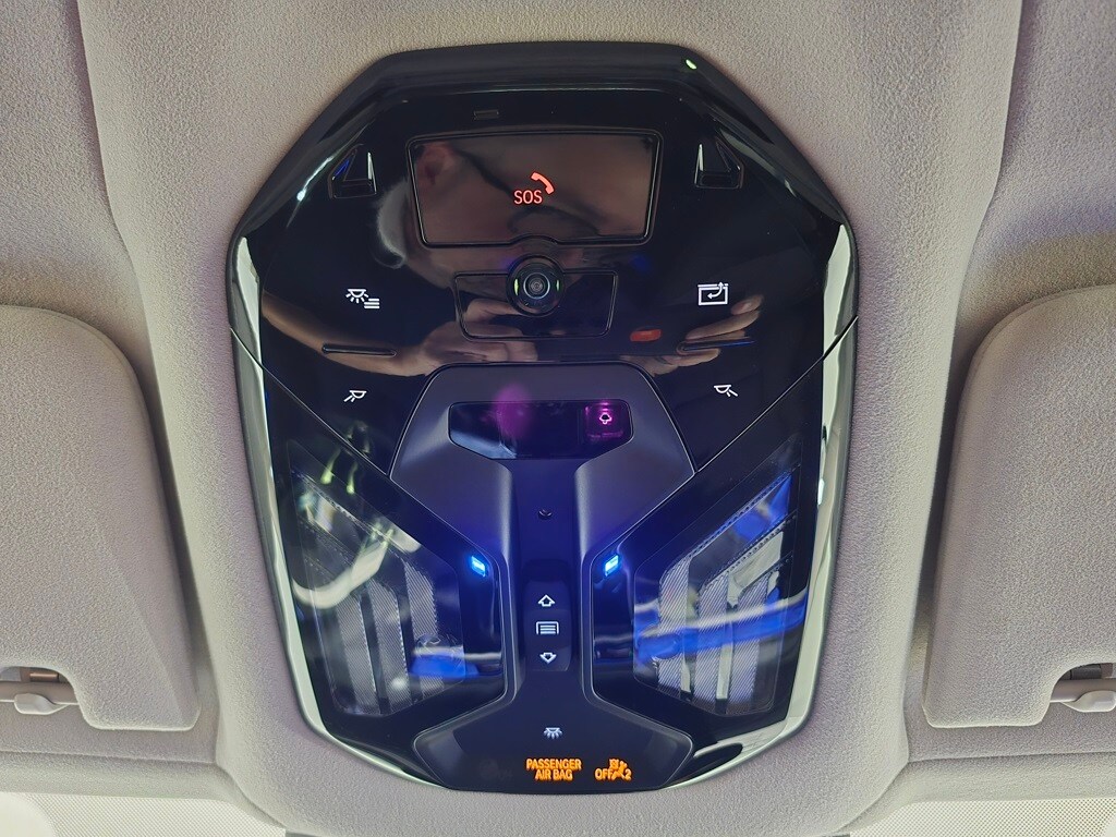 2025 BMW 7 Series 760i - Photo 27