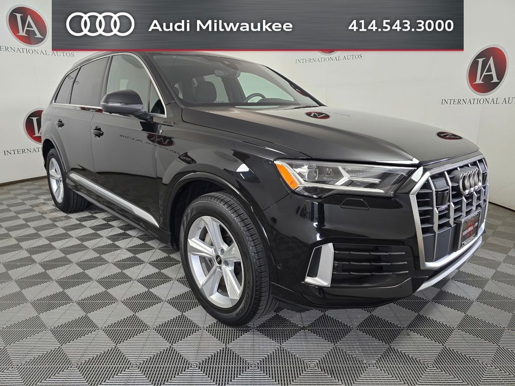 2023 Audi Q7 45 Premium quattro Tiptronic's photo